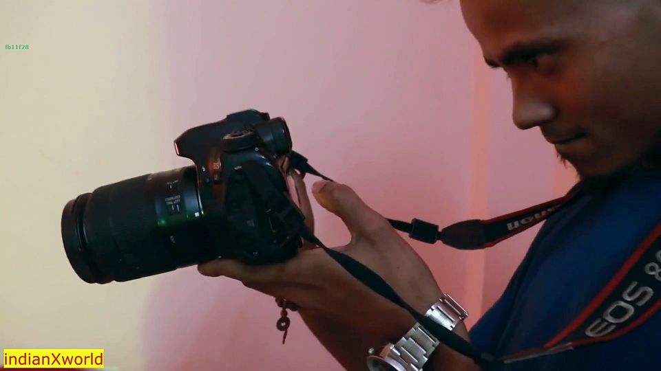 Indian 18yrs Photographer Gift First Sex to Famous Model! Hindi Sex