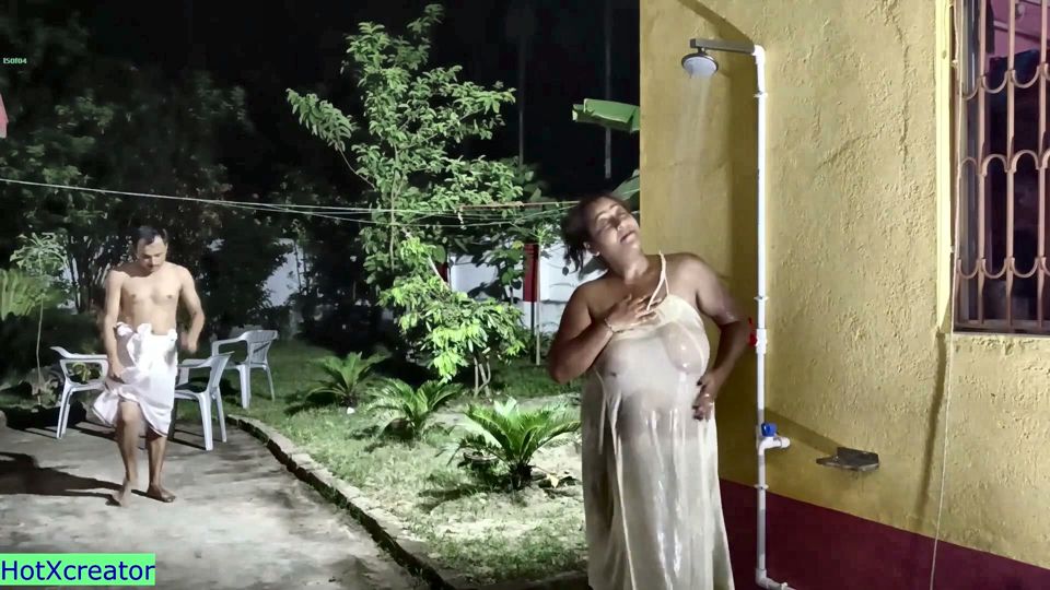 Village Bhabhi Amazing XXX Sex with Neighbour! Desi Porn