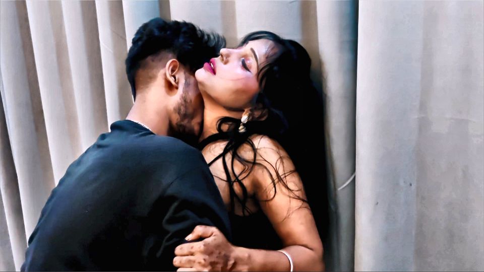 Indian Video A girlfriend and boyfriend romanced and had sex in a hotel. Fuck her Pussy, Desi Hindi Audio Video