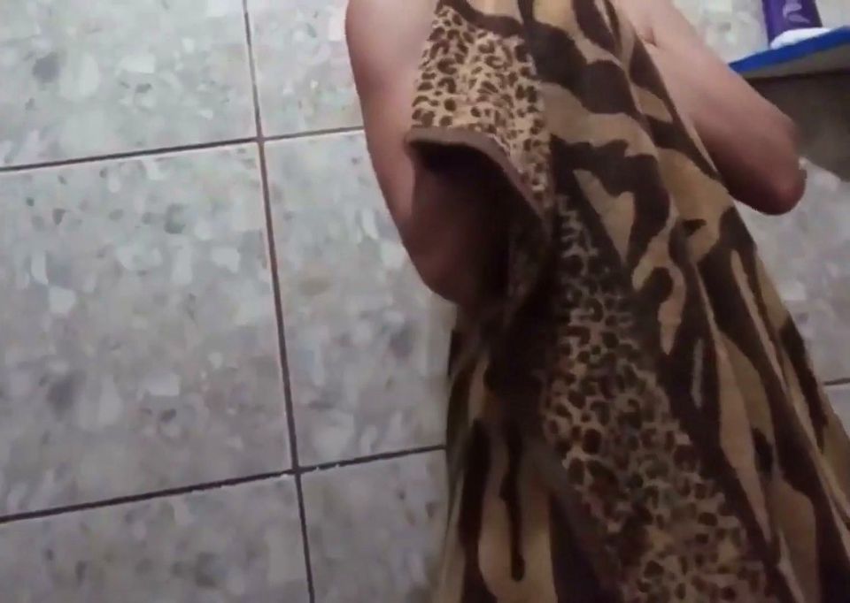 He Found His Stepsister-in-law Taking a Shower