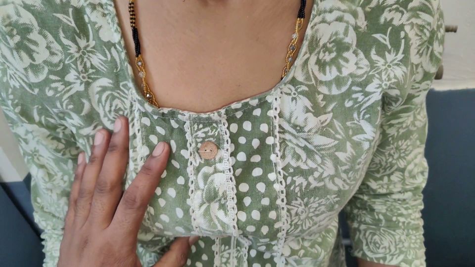 Indian desi wife blowjob sucking big dick big cumshot on neck