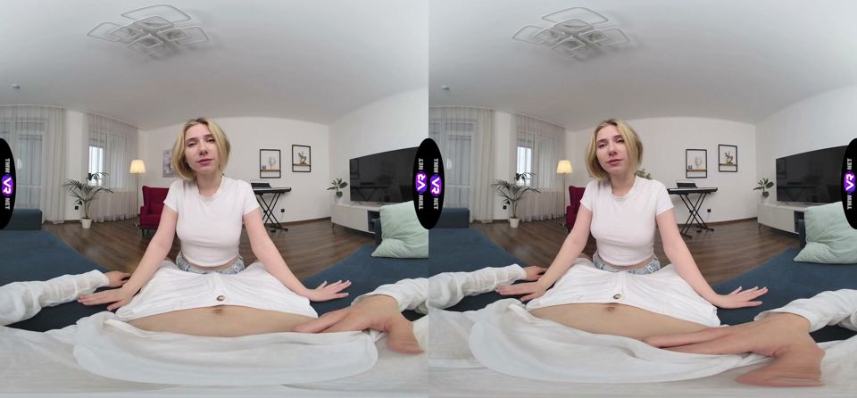 No Time to Waste - Mila Demands Attention with Her Mouth - TmwVRnet