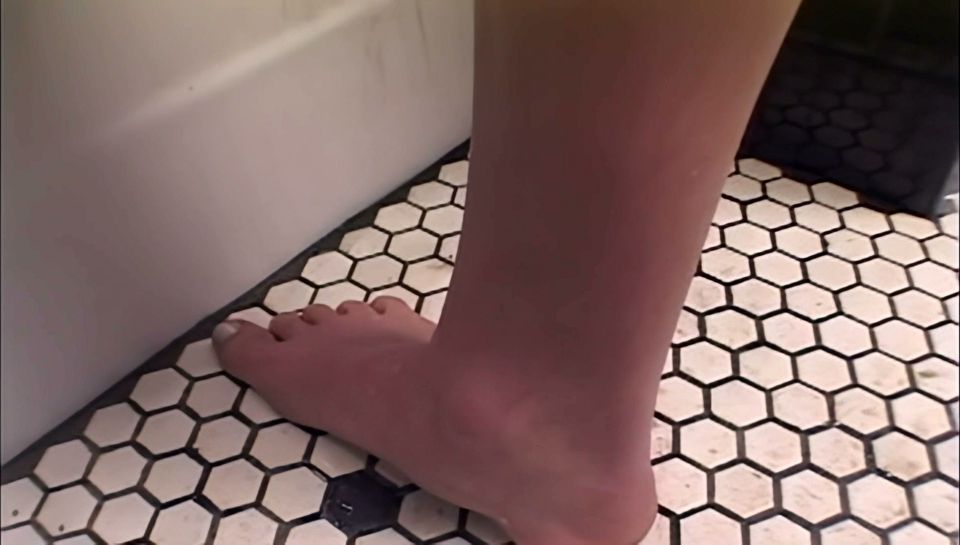 Lesbian Schoolgirls Anal Dildo In Steamy Shower