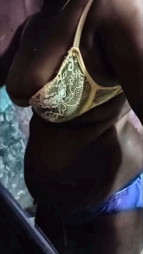 Servent Women Big Boobs and Puzzy