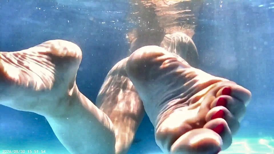 Underwater in Pool