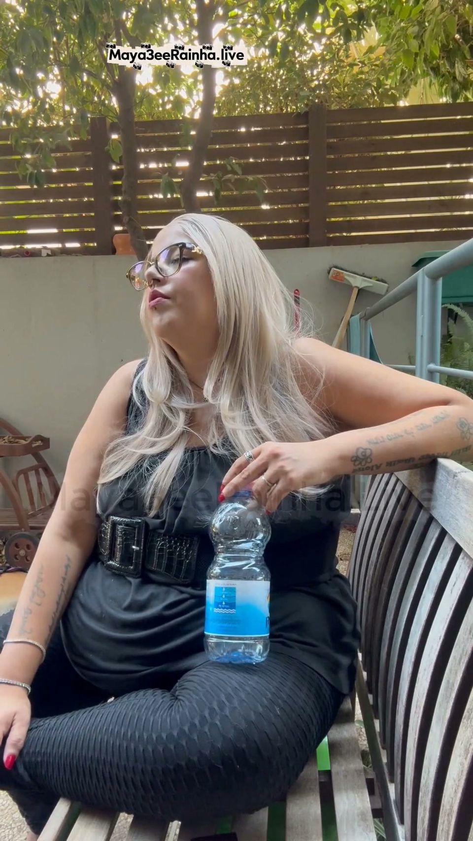 Good Morning Goddess Morning Smoke Break Sexy Leggings in Thick Thunder Thighs & Michael Kors Patent Pumps