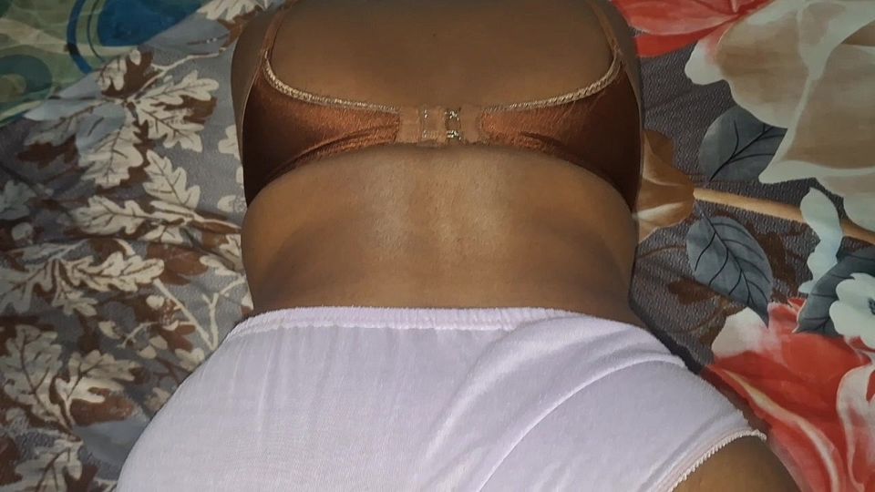Chubby Arab step mom round ass