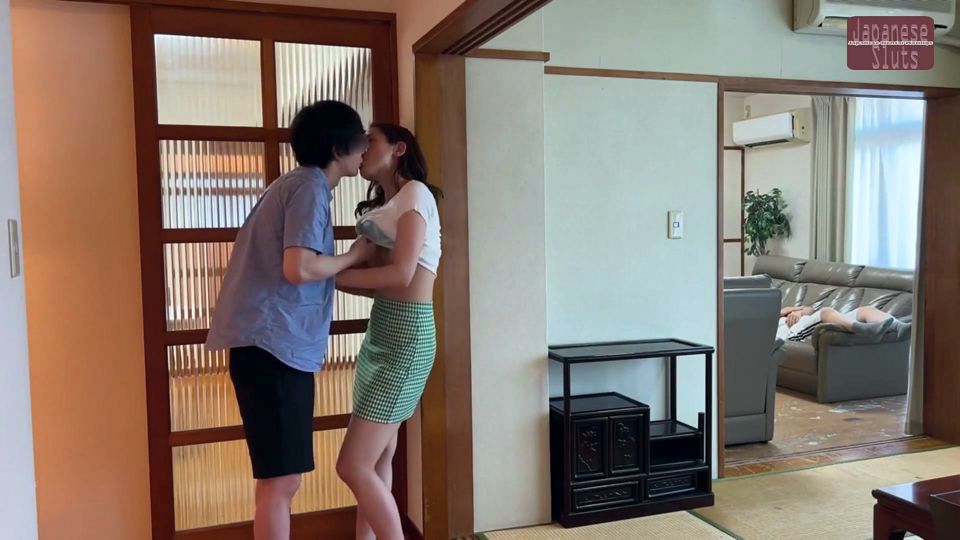 4 Amateur Housewives - Secret Daytime Affairs and Illicit Married Passion - 2