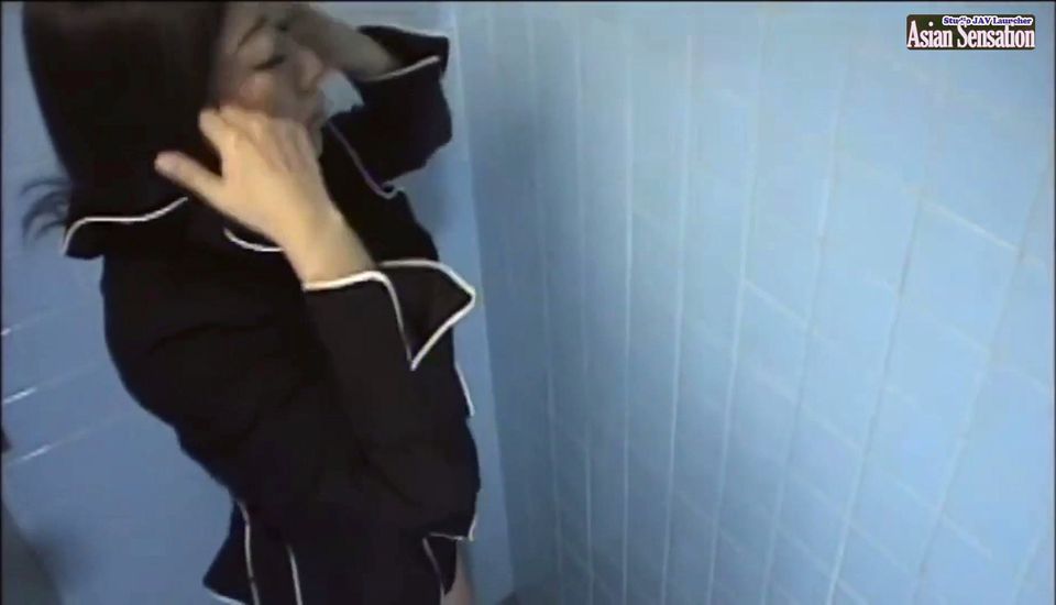 Stuck up Older Woman - Toilet Masturbation Episode 5