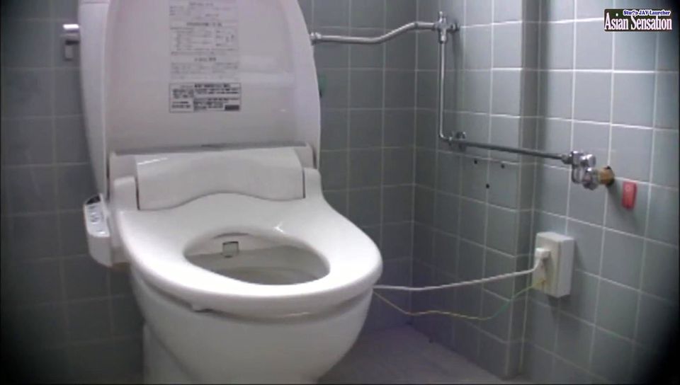 Stuck up Older Women - Toilet Masturbation Collection of 25 - Ep01