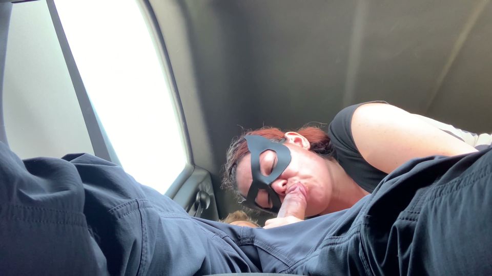 I Fuck the Uber Driver, I Masturbate Inside His Car, I Give Him a Delicious Blowjob and He Takes Me to the Hotel