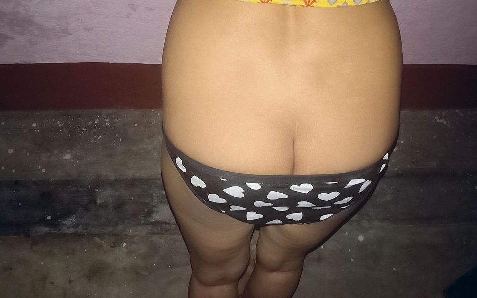 18 Years Girl Masturbating