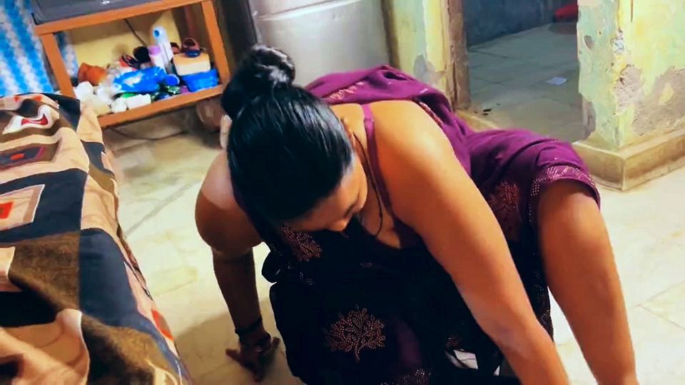 Master Caught Masturbating to the Maid's Ass, Then Squeezed Her Tits and put His Cock in Her Mouth