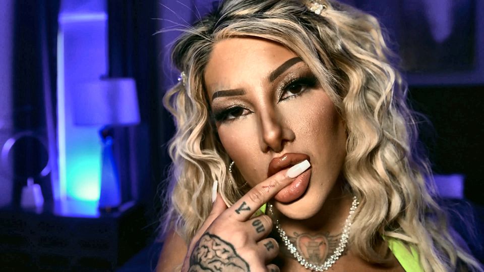Kitana Montana Rough Sex Pussy Creampie in Neon Lingerie at Night
