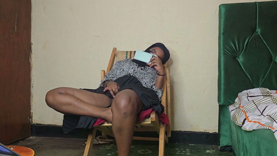 Perfect Ebony Wetting Herself She Really Has to Much Water in Her Pussy