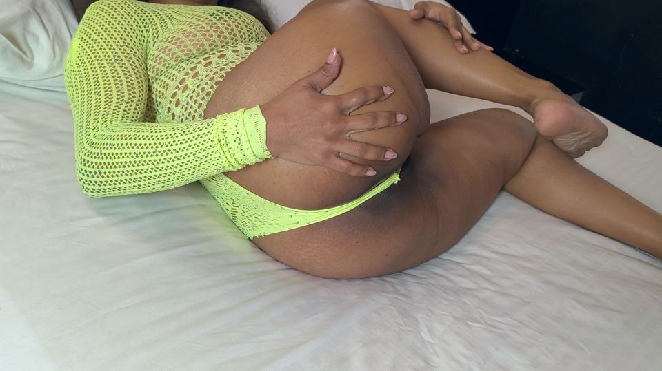 A beautiful Latina lets her stepson penetrate her juicy pussy until he ejaculates.