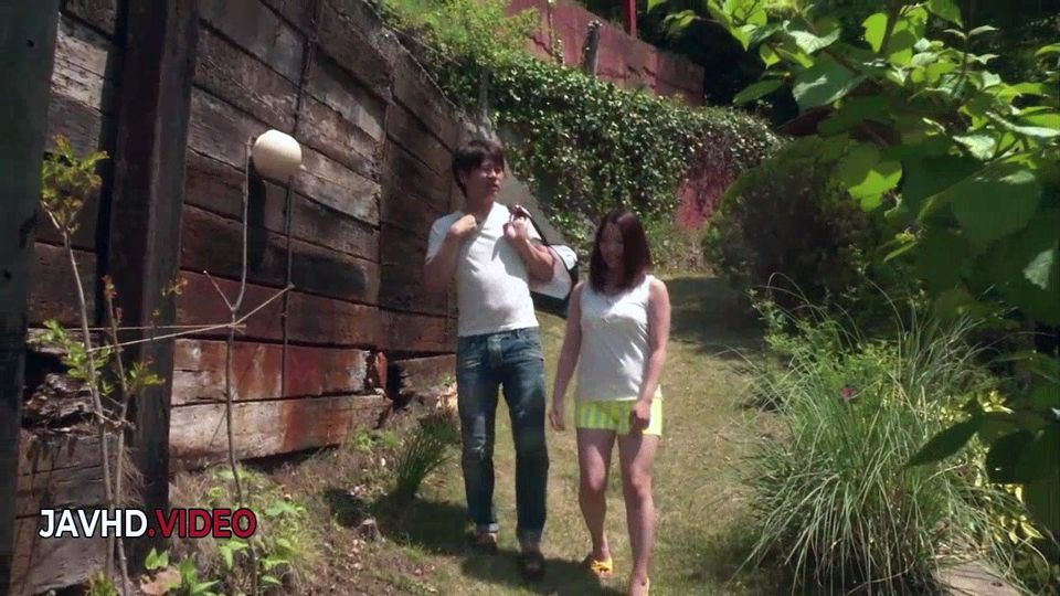 Young Asian teen Misaki Tsubasa's wild outdoor sex adventure